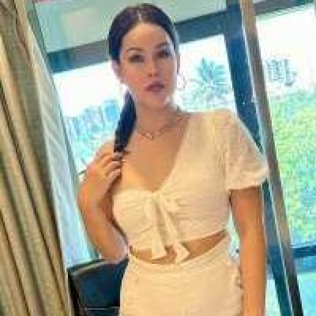 Fashionable Call Girl Available For Long Time Relationship